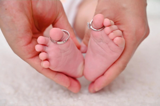 磁县宝宝吃奶呕吐